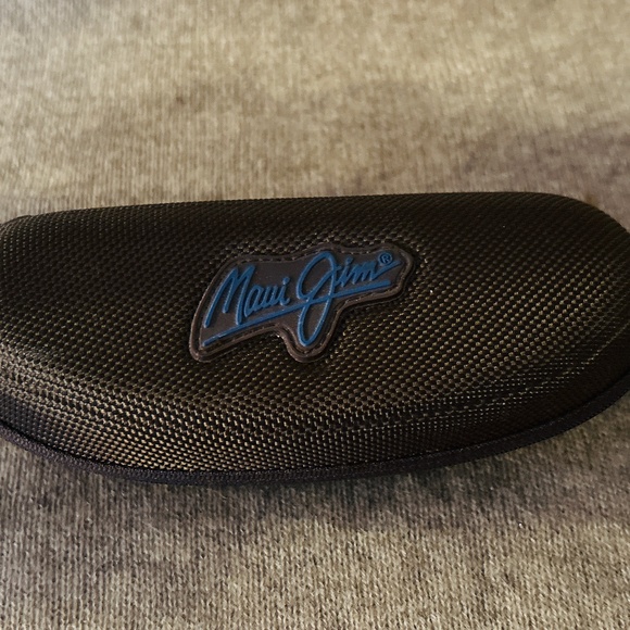 Maui Jim Palms MJ111 Polarized Sunglasses Black Wrap Frame w/ Case main image 4